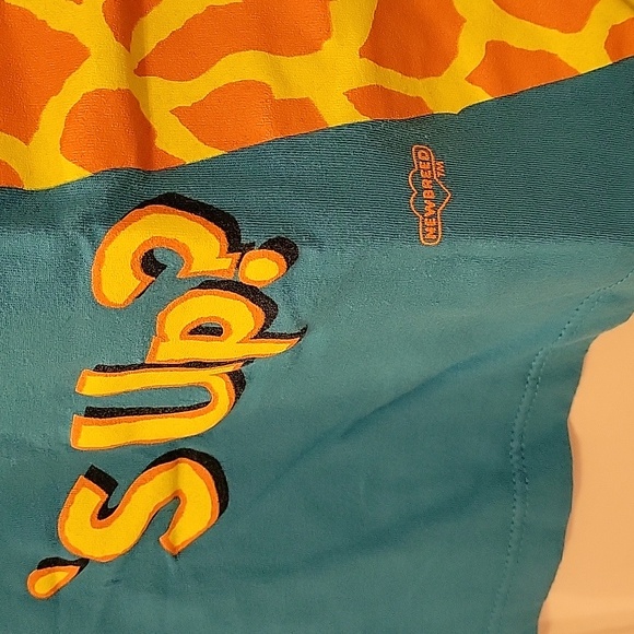 Like New Giraffe with Sunglasses Graphic T-Shirt - Picture 2 of 6